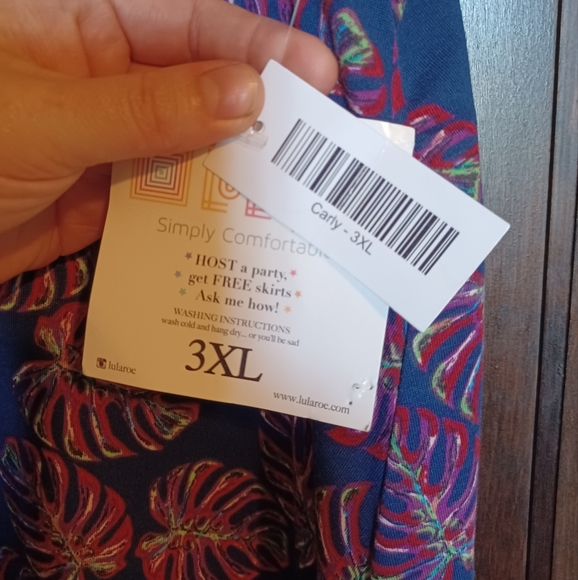 Lularoe Carly NEW with tags - Picture 2 of 4